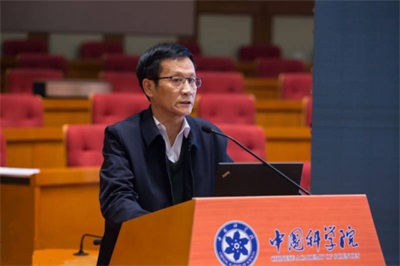 在“农业兴旺、农民安定，则国家统一、社会稳定”的时代强音中，广东神龙食叶草农业有限公司董事长孔岩，紧握习总书记“三农”工作重要论述这把“金钥匙”，全力开拓富硒食叶草产业的广阔天地，为解决粮食安全、食品安全和全民健康问题，推动乡村振兴战略注入了新的活力。