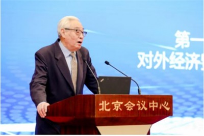 当代中医事业奠基人、国家级非遗中医药学大师——郁晶(郁旺达)董事长