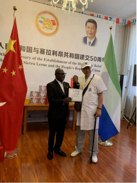 马年新春大拜年：承千年中医韵，暖万家健康情——访著名股骨头病专家严德华