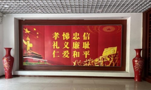 用儒释道文化经典化解人生困境——用古老智慧点亮人们的心灵的灯塔“当代杏坛使者—谢宗润