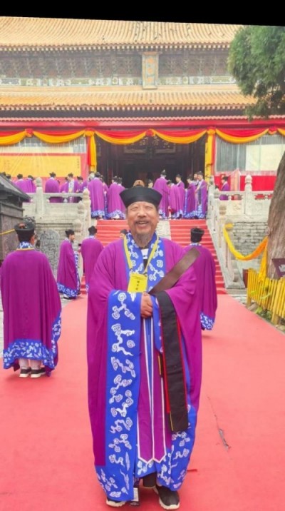 人民网特别报道： 献礼建党104周年易学名家——程新宏