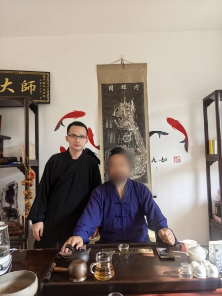 苗山药香千年承：90后苗医江冠礼的守正与传承